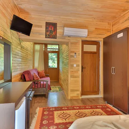 Cinderella & Гостевой дом Чирали